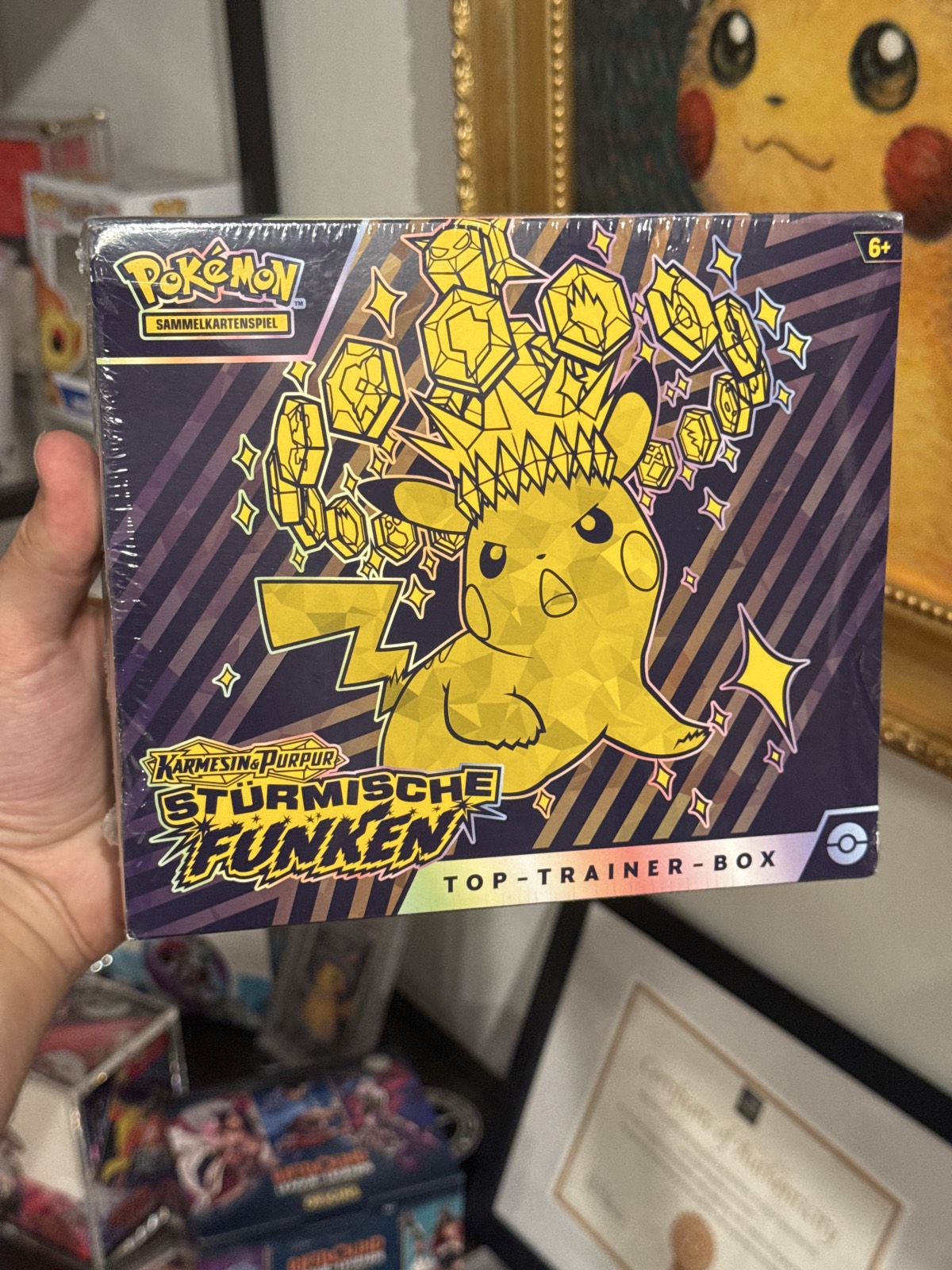 Pokémon Karmesin & Purpur – Stürmische Funken Top-Trainer-Box (DE)