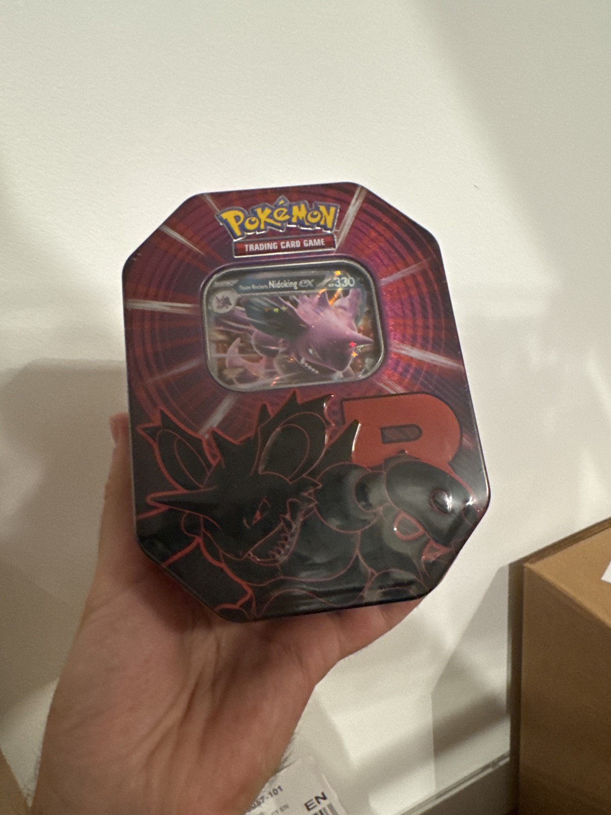 Pokémon Team Rocket’s Nidoking ex Tin (EN)