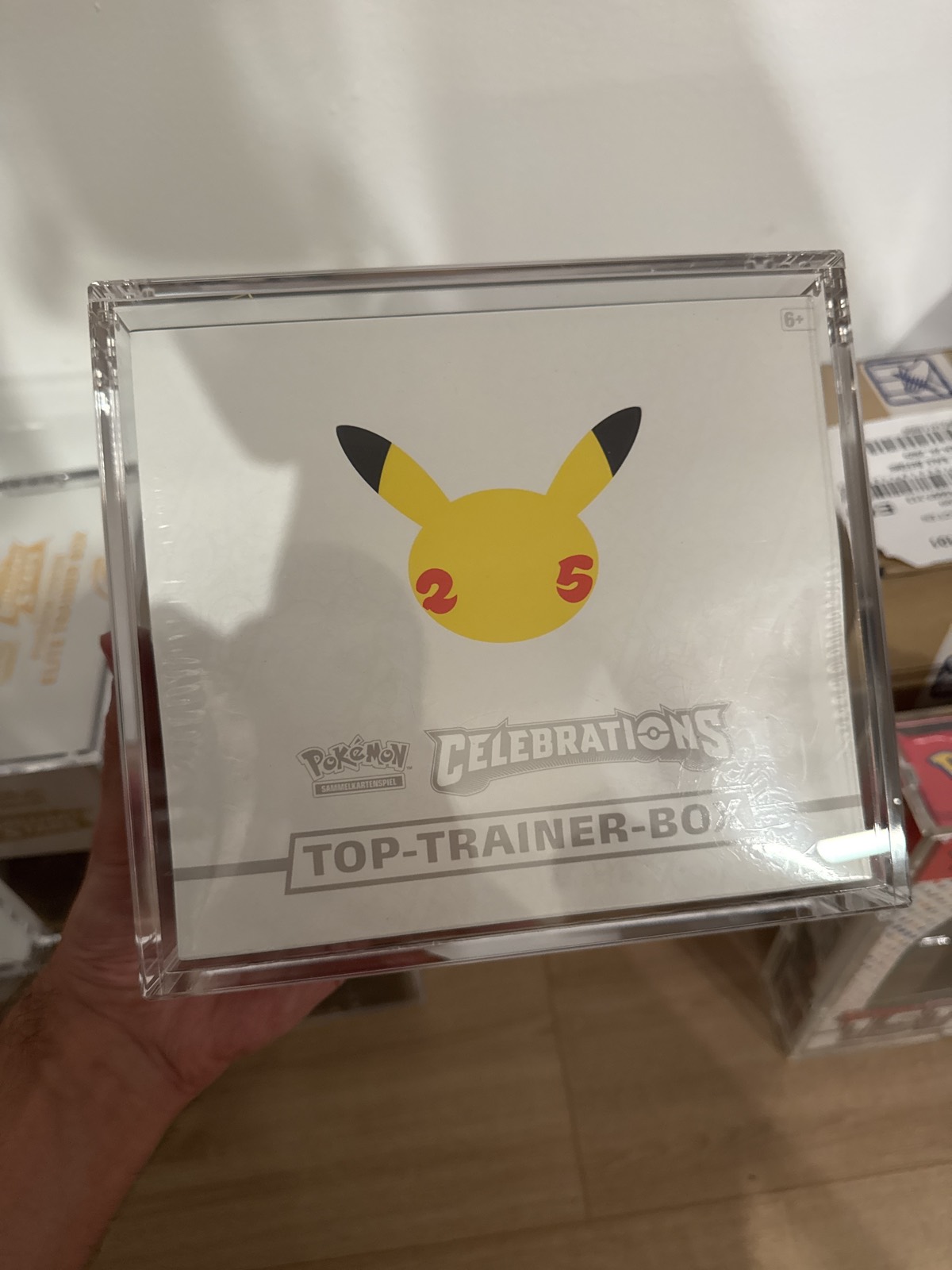 Pokémon Celebrations – Top-Trainer-Box (DE)