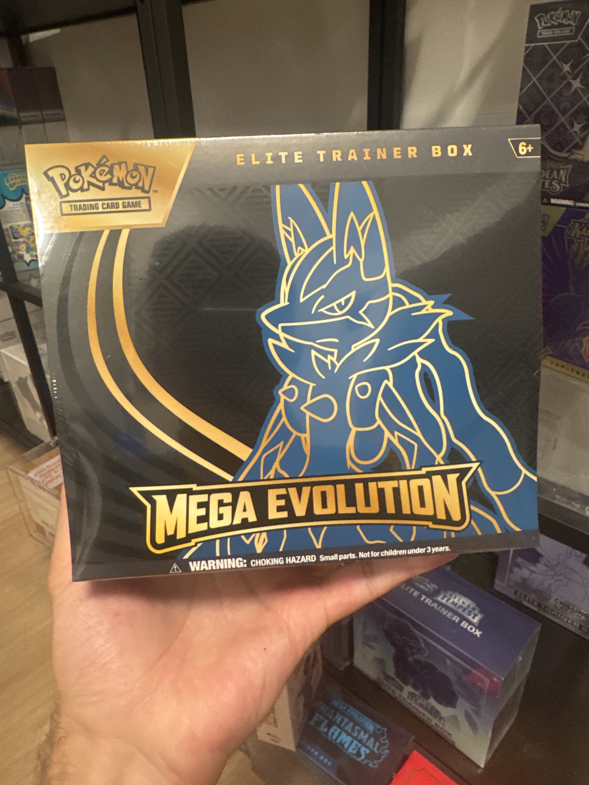 Pokemon Mega-Entwicklung: Mega Lucario Top-Trainer-Box (ENG)