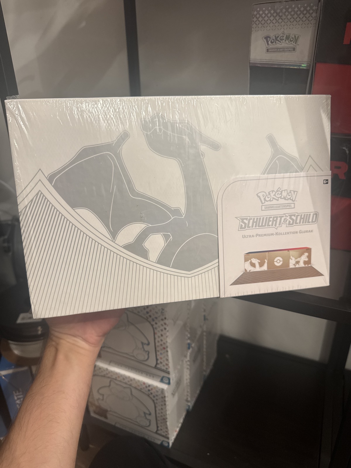 Pokemon Schwert & Schild Ultra-Premium-Kollektion - Glurak (DE)