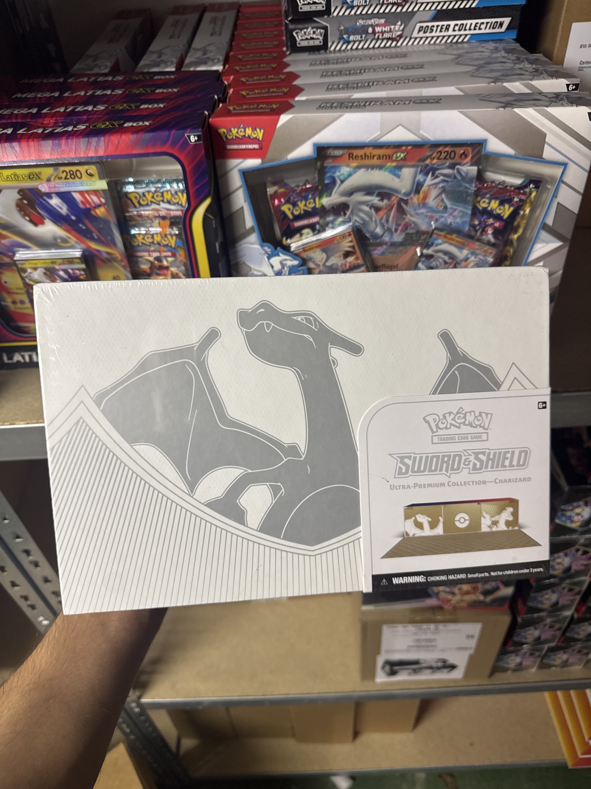 Pokémon Sword & Shield – Charizard Ultra-Premium Collection (EN)
